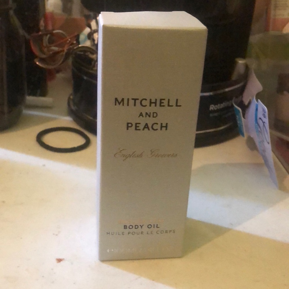 Body Oil - Picture 2 of 4